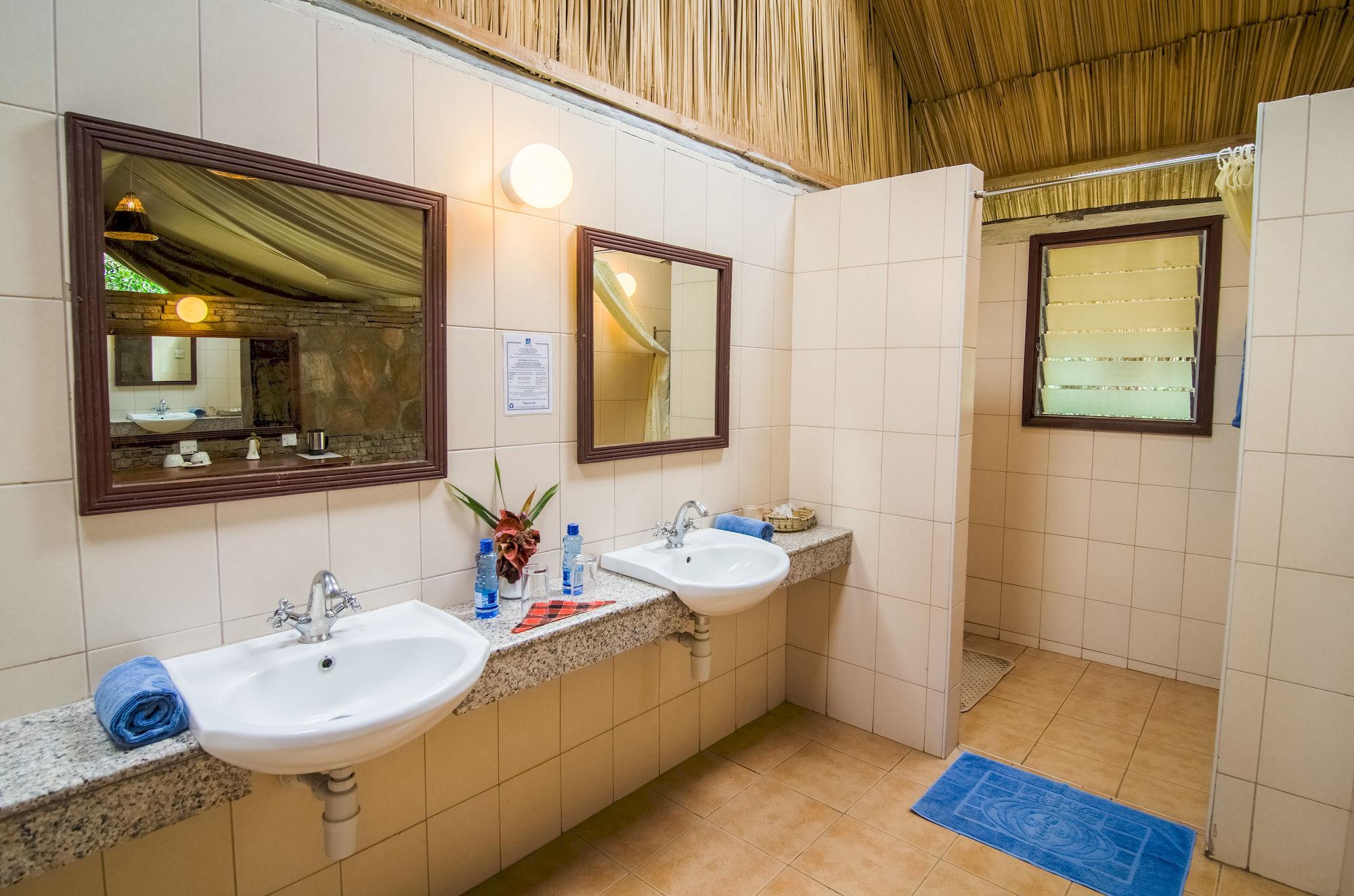 Sentrim Mara Game Lodge Ololaimutiek Kültér fotó